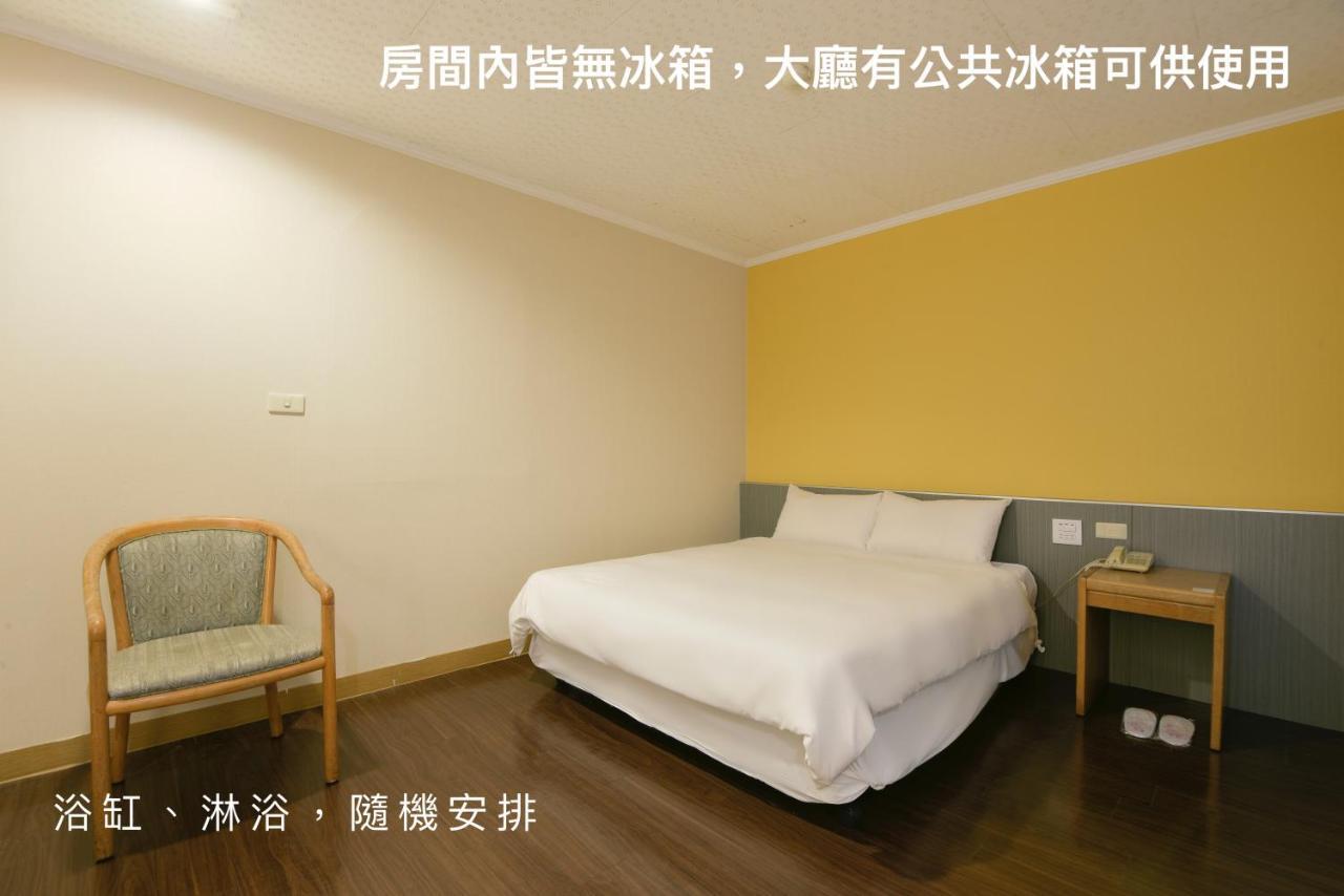 Back Home Hotel Chiayi Buitenkant foto
