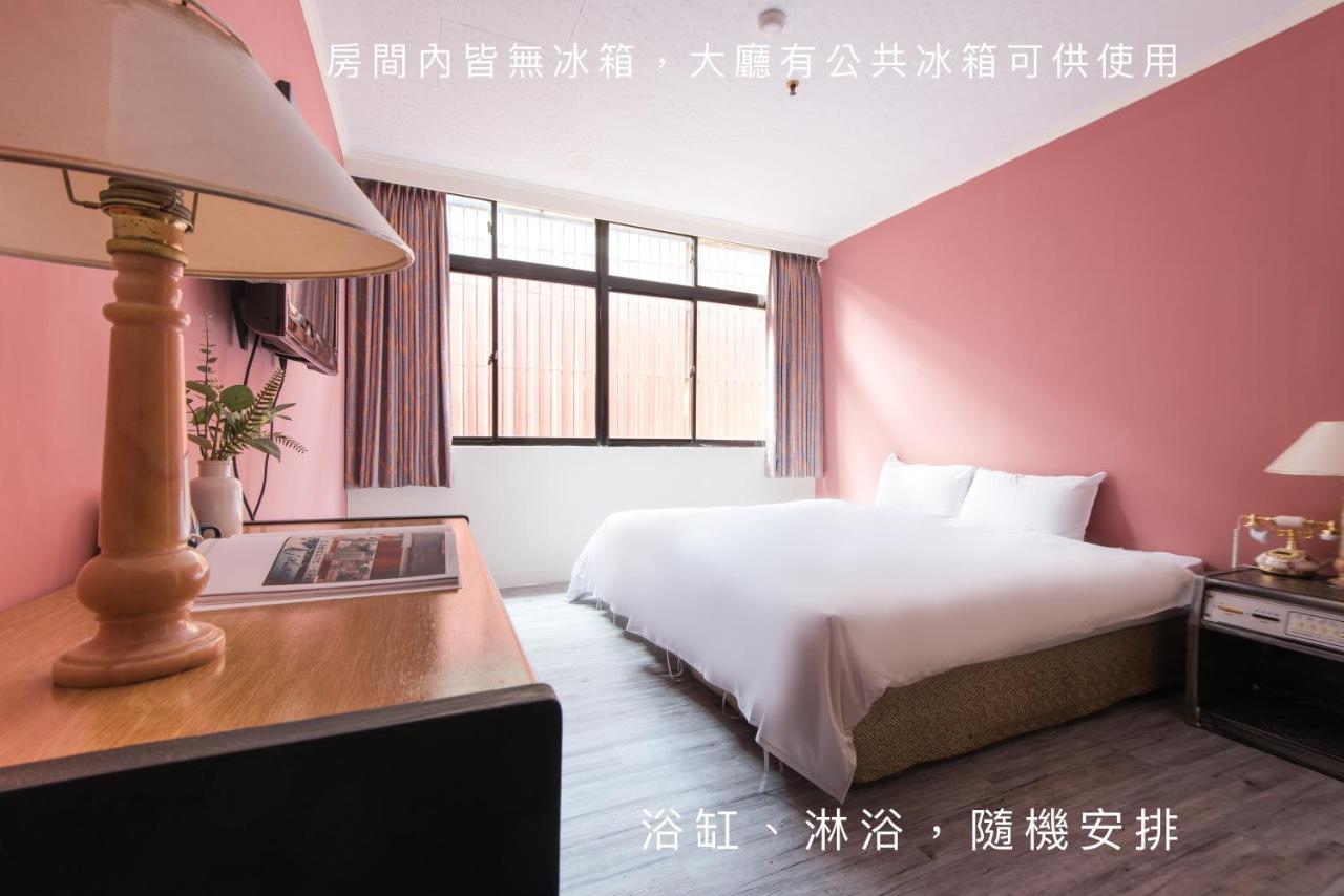 Back Home Hotel Chiayi Buitenkant foto