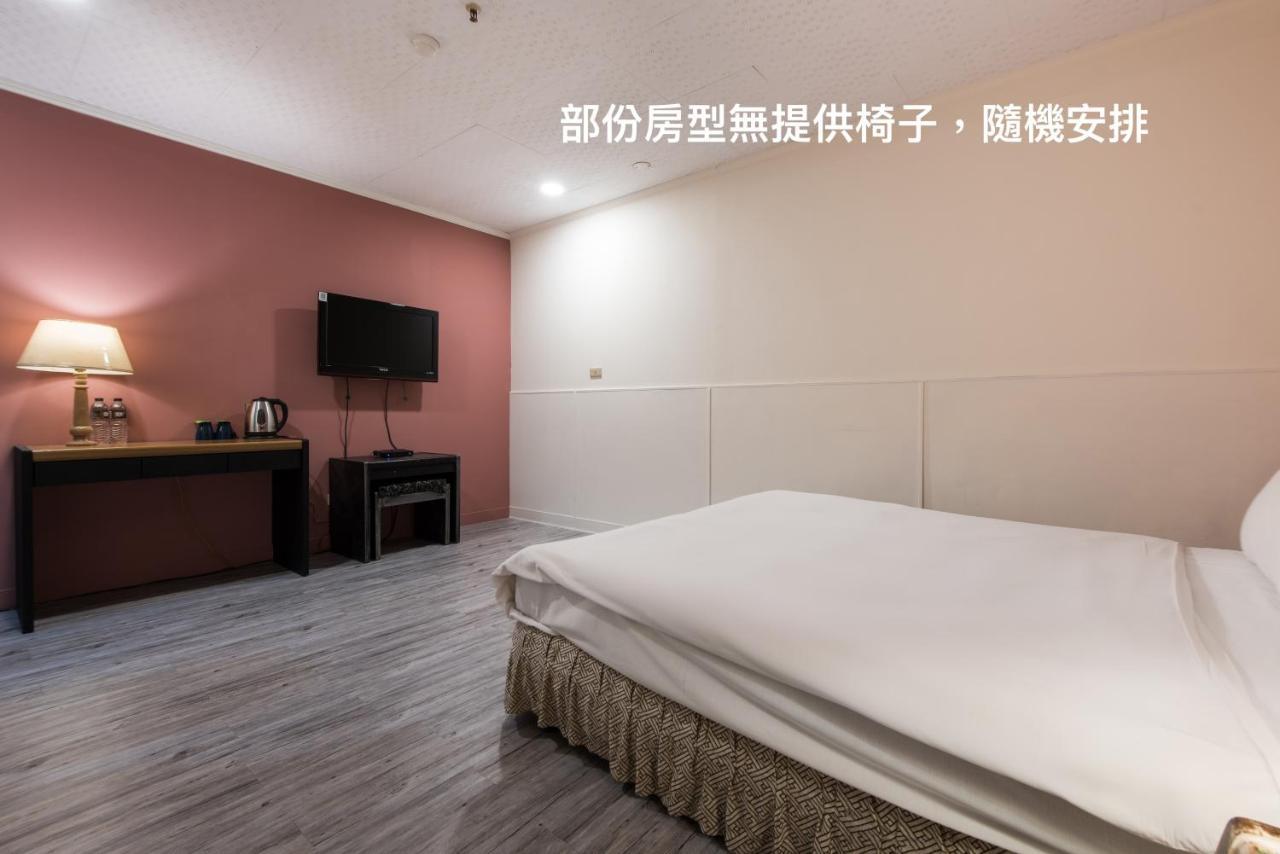 Back Home Hotel Chiayi Buitenkant foto